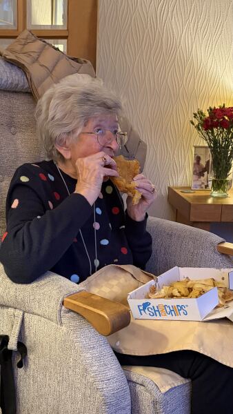 Cockroach cafe - Spring in autumn