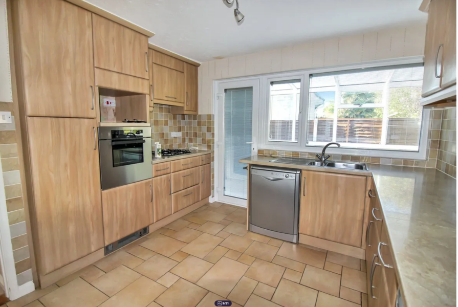 House not selling (with listing)