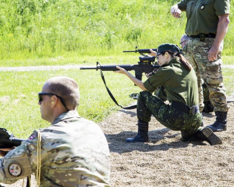 Royal Style: Hoping for Yuletide shimmer, but not too many green coats!