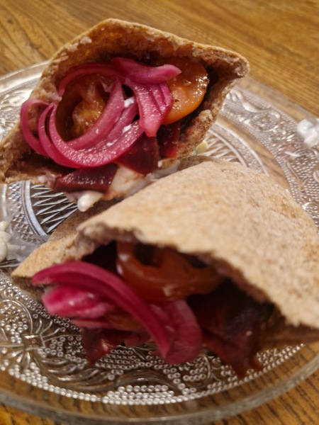 Meal planning, sharing recipes and ideas to make the weekly budget go further.