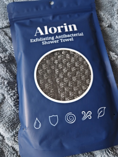 Has anyone bought one of those silver towels advertised on facebook?