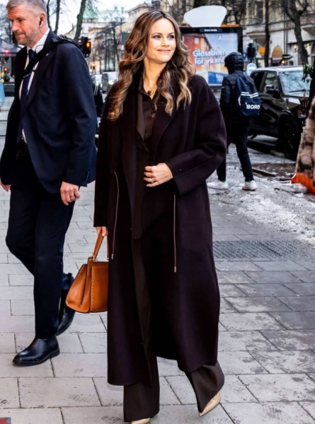 Royal Style: Hoping for Yuletide shimmer, but not too many green coats!