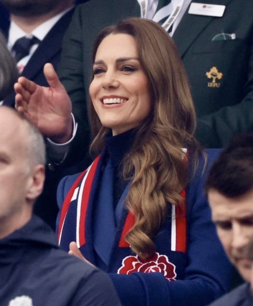 Royal Style: Hoping for Yuletide shimmer, but not too many green coats!