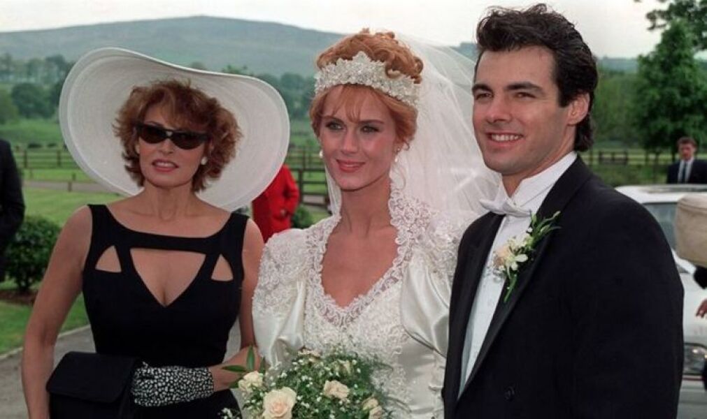 Stepmother of groom outfit needed