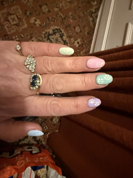 I want to see your nails!