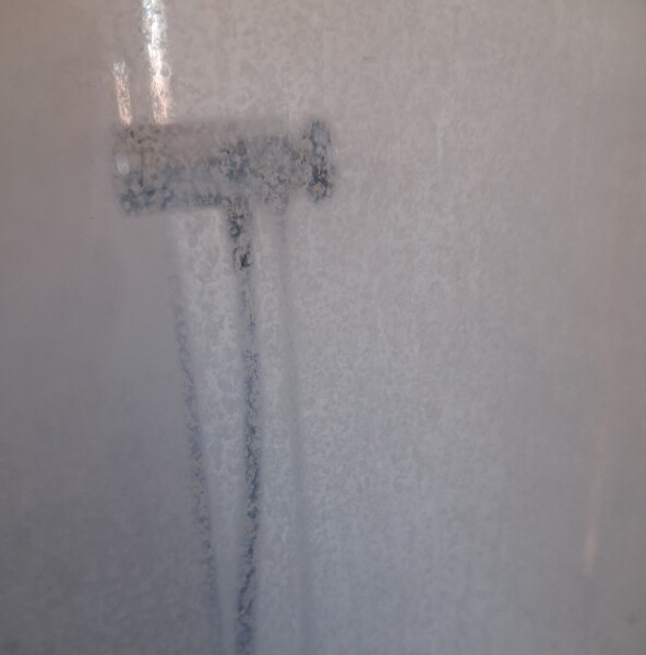 How to clean shower screen