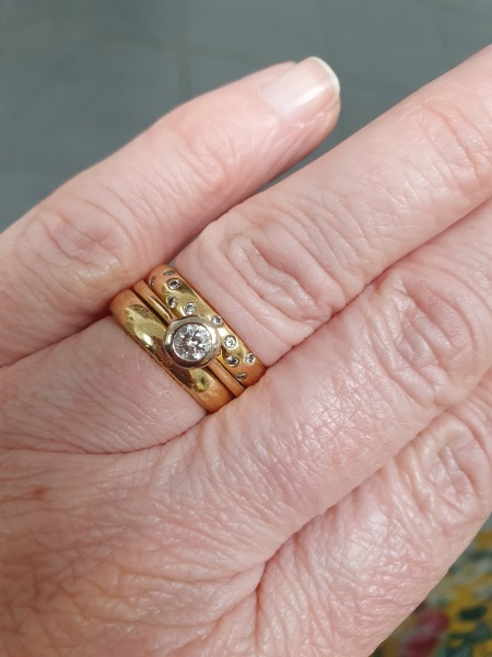 Show me your ‘dainty’ engagement rings :)