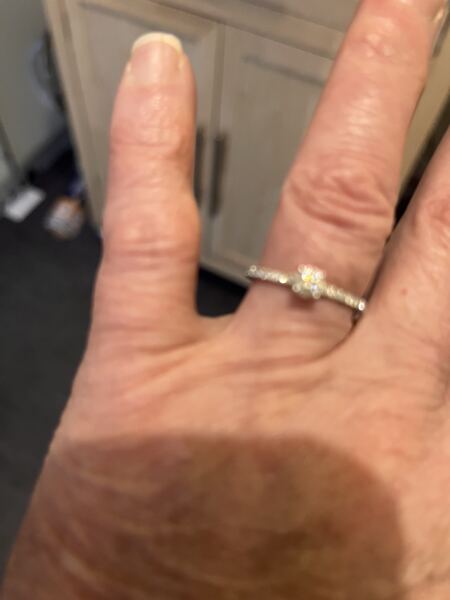 Show me your ‘dainty’ engagement rings :)