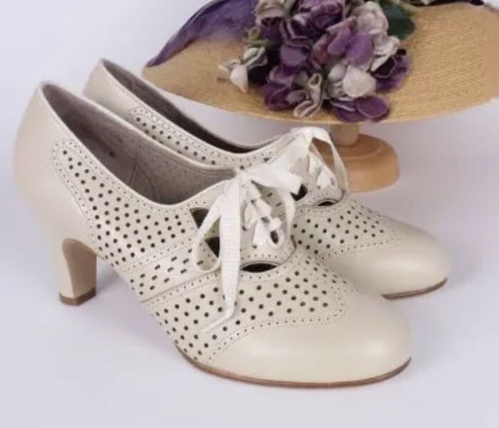 AIBU to think she should let me have them