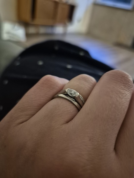 Show me your ‘dainty’ engagement rings :)