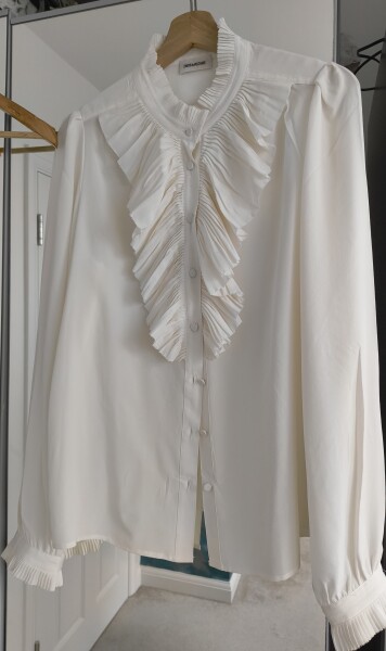 Desperate for corporate outfit help!!