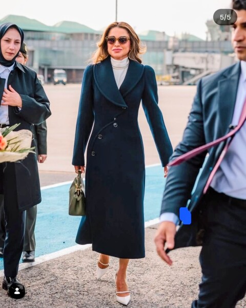 Royal Style: Hoping for Yuletide shimmer, but not too many green coats!