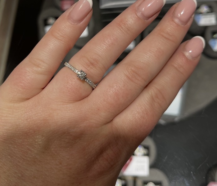 Show me your ‘dainty’ engagement rings :)