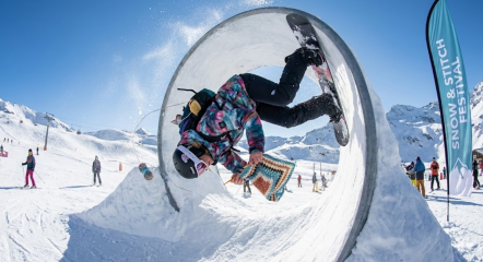 The Bluestocking Women’s Pub: Where Clever Women Sit and Think, While Gerbils Run the Bar.