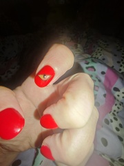 I want to see your nails!