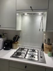 Anyone know about peeling kitchens?