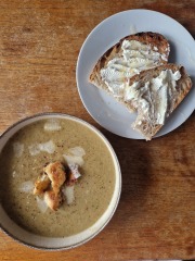 Meal planning, sharing recipes and ideas to make the weekly budget go further.