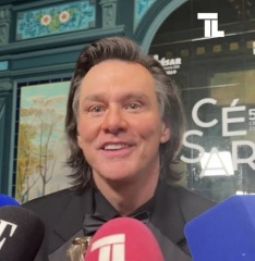 Jim Carrey is unrecognisable!