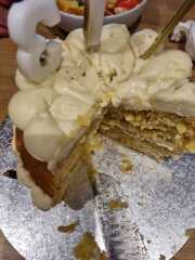 Would you be happy with this cake for £50 from a 'professional' cake maker?