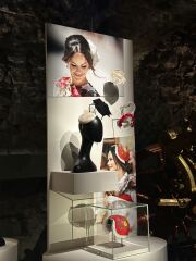 Royal Style: Hoping for Yuletide shimmer, but not too many green coats!