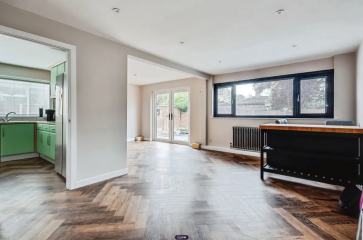 House not selling (with listing)