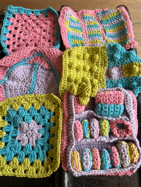 Woolly Hugs. A blanket for lovely wafflenose who has tragically lost her daughter. Can you help us please?