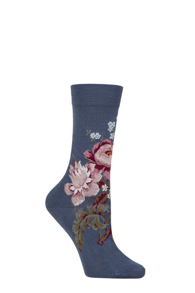 What socks work with chunky T-bar loafers and ankle-length trousers?