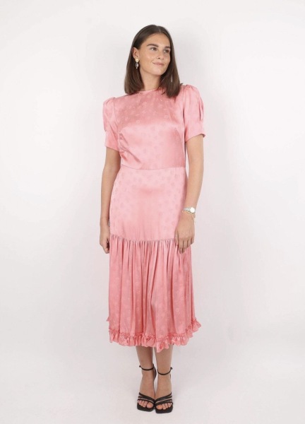 Help me dress for posh Denmark summer wedding