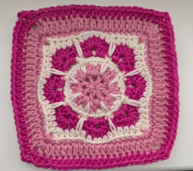 Woolly Hugs. A blanket for lovely wafflenose who has tragically lost her daughter. Can you help us please?