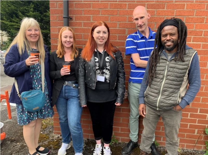 Thread 25 : To feel disappointed - and disgusted and vindicated now too - after reading this in The Observer about the author and her husband from The Salt Path book and film?