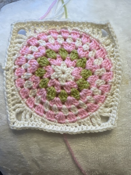 Woolly Hugs. A blanket for lovely wafflenose who has tragically lost her daughter. Can you help us please?