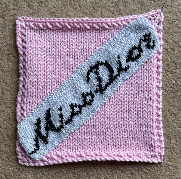 Woolly Hugs. A blanket for lovely wafflenose who has tragically lost her daughter. Can you help us please?