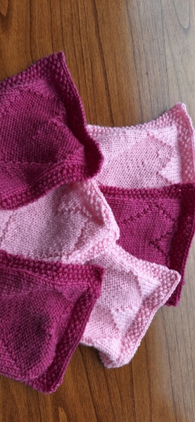 Woolly Hugs. A blanket for lovely wafflenose who has tragically lost her daughter. Can you help us please?