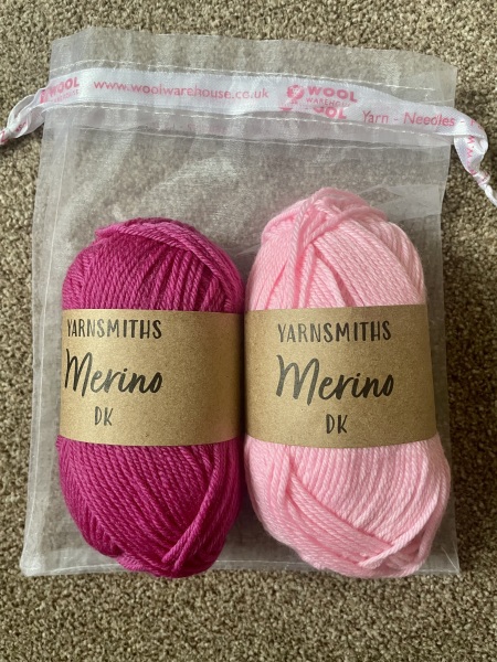 Woolly Hugs. A blanket for lovely wafflenose who has tragically lost her daughter. Can you help us please?