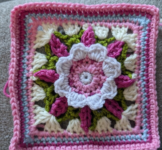 Woolly Hugs. A blanket for lovely wafflenose who has tragically lost her daughter. Can you help us please?