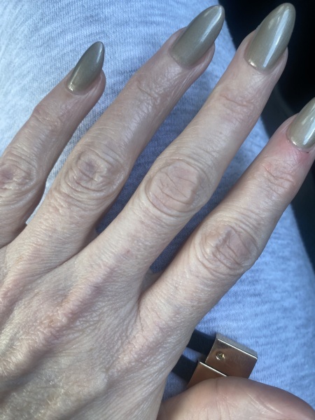 I want to see your nails!