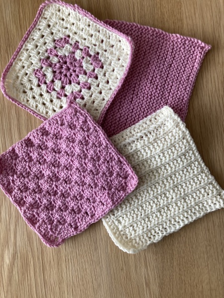 Woolly Hugs. A blanket for lovely wafflenose who has tragically lost her daughter. Can you help us please?