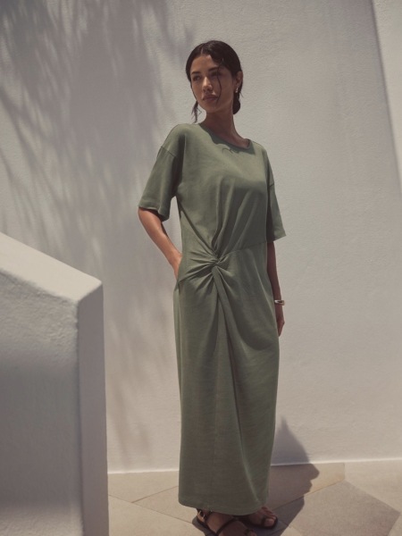 Knee length summer dresses with waist tie or elastic. Not clingy!