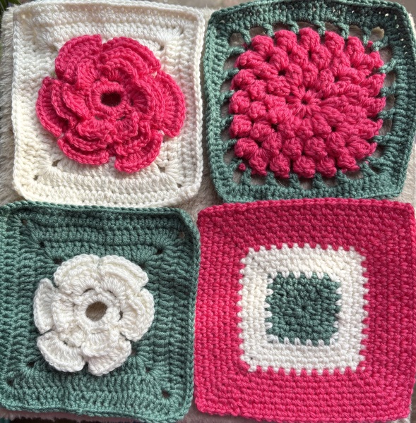 Woolly Hugs. A blanket for lovely wafflenose who has tragically lost her daughter. Can you help us please?