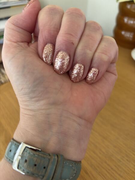 I want to see your nails!