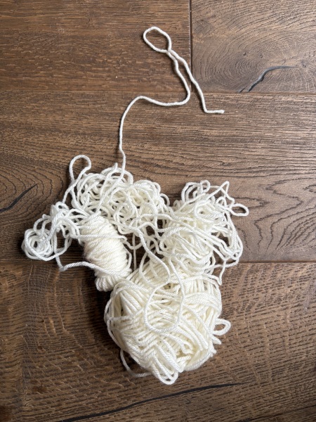 Woolly Hugs. A blanket for lovely wafflenose who has tragically lost her daughter. Can you help us please?