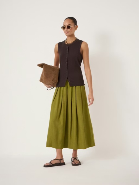 Summer outfit ideas for a comfortable, stylish look at 49