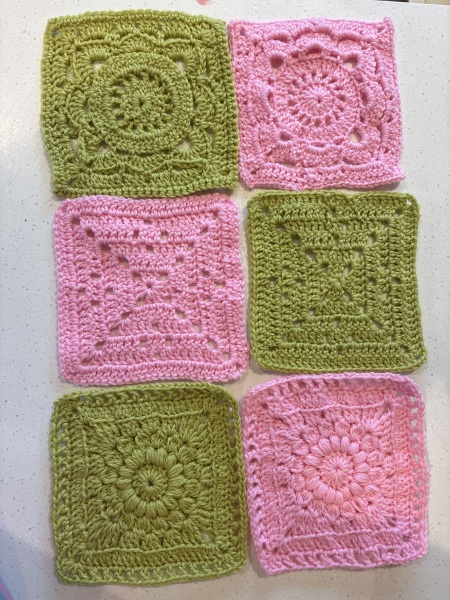 Woolly Hugs. A blanket for lovely wafflenose who has tragically lost her daughter. Can you help us please?