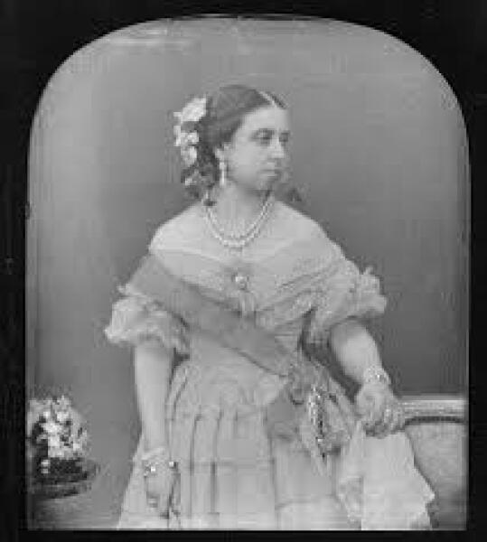 Am I the only one who doesn't see much resemblance between Beatrice and Queen Victoria? (Pictures attached)