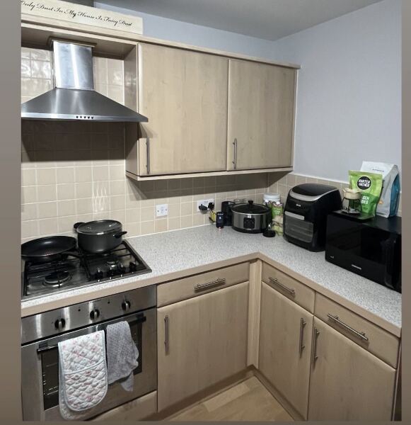 What colour kitchen units?