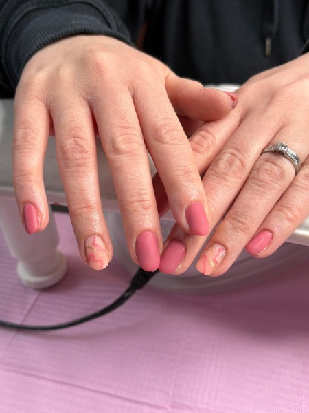 I want to see your nails!