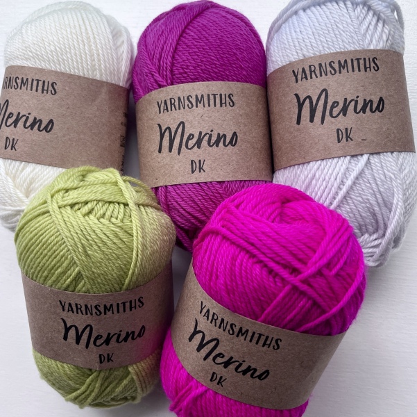 Woolly Hugs. A blanket for lovely wafflenose who has tragically lost her daughter. Can you help us please?