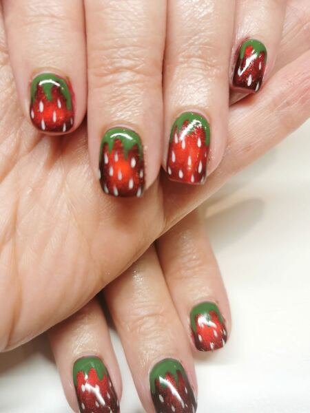 I want to see your nails!