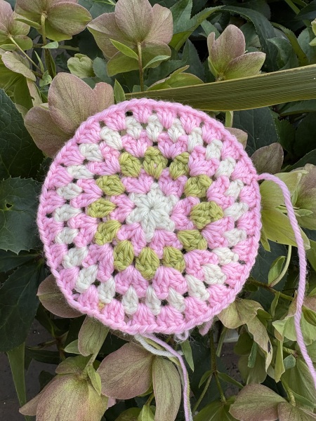 Woolly Hugs. A blanket for lovely wafflenose who has tragically lost her daughter. Can you help us please?