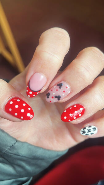 I want to see your nails!